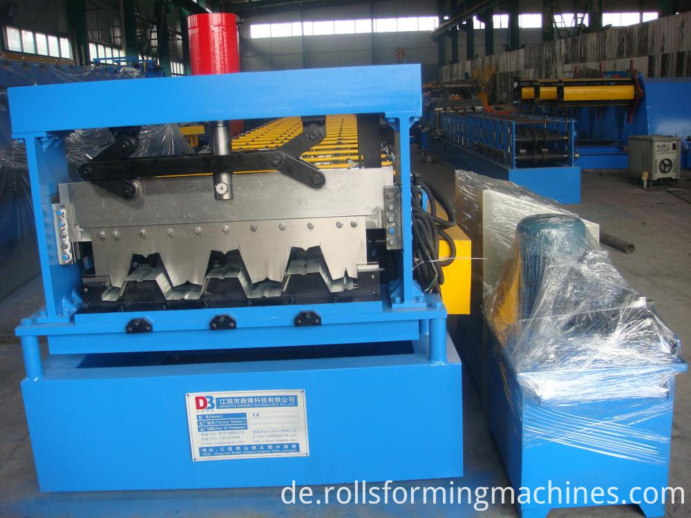 Galvanisierte Dachblech-Rolle, die Maschine bildet Galvanized Roofing Metal Sheet Roll Forming Machine